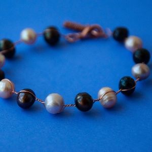 PEARL BRACELET wire wrapped black and white pearls on copper wire